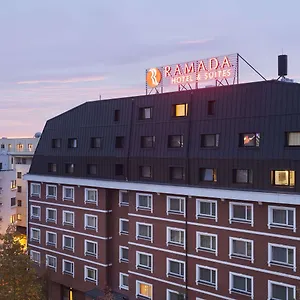 Ramada & By Wyndham North Отель Бухарест