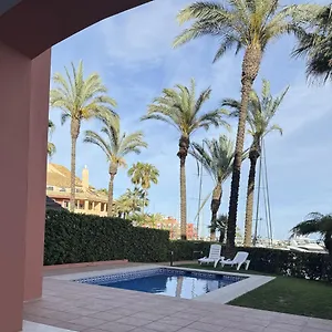 Apartment Lovely 2 Bedroom Unit With Private Pool