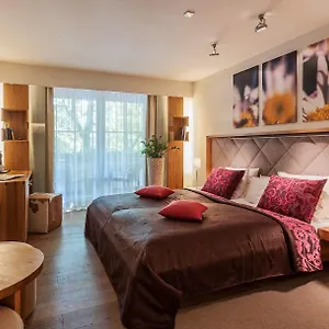 hotel-maximilian-oberammergau.com-bavaria.com/